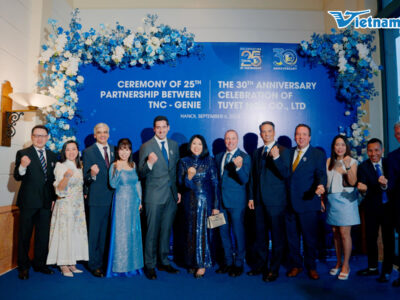 Vietnam Rental - Tuyet Nga Co., Ltd Celebrates 25 Years of Partnership with Genie (USA) 21 su kien 25 nam TNC Genie 1