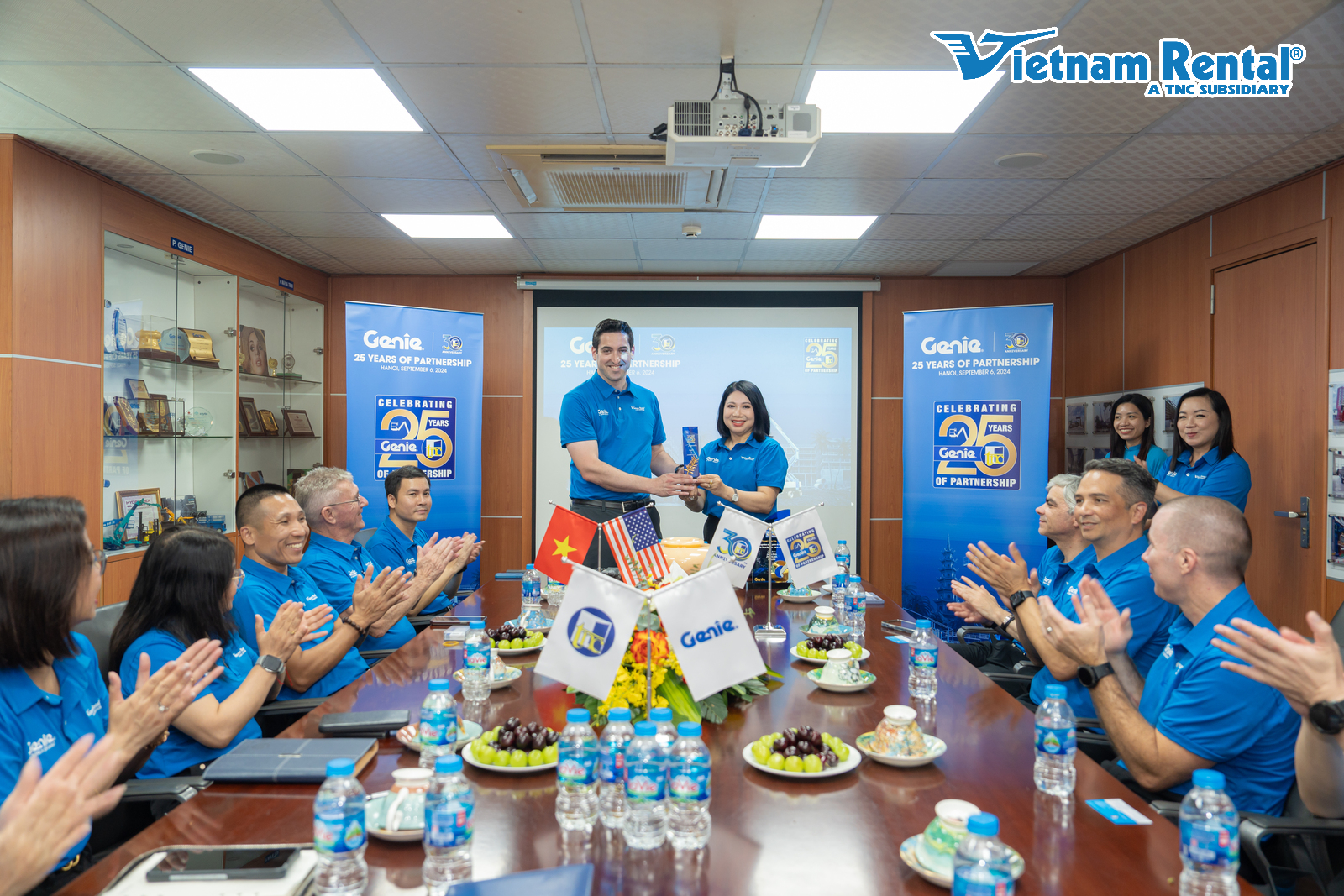 Vietnam Rental - Tuyet Nga Co., Ltd Celebrates 25 Years of Partnership with Genie (USA) 11 su kien 25 nam TNC Genie 31