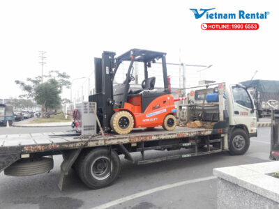 Bàn giao xe nâng hàng FE4P25N cho khách hàng ban giao xe noblelift 7